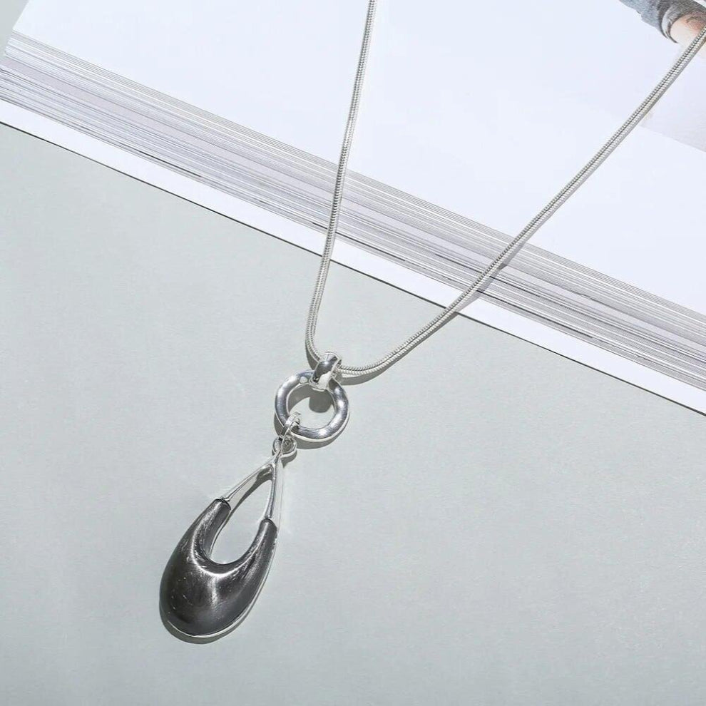 Long Chains Retro Necklace Costume Jewelry for Women Suspension Neck Pendant Accessories Chokers