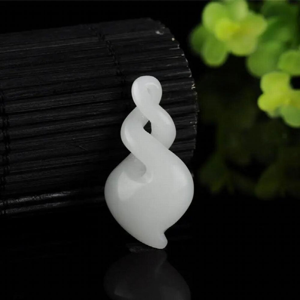 Natural Green Hand-carved Heart-shaped Jade Pendant Boutique Jewelry Men and Women Necklace Gift Accessories