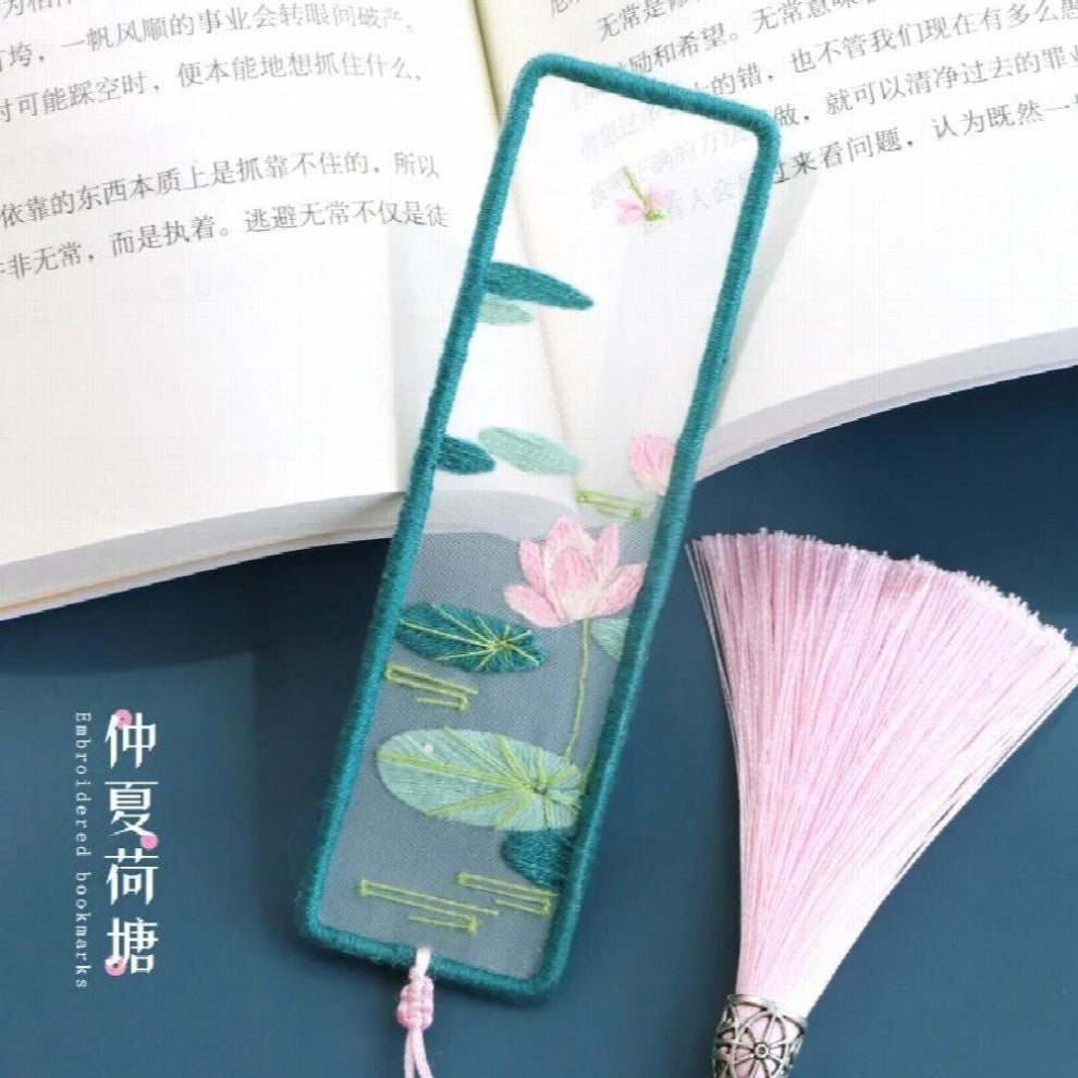 DIY Embroidery Classical Bookmarks Womans Keychain Antique Needlework Pendant Keyring Girls Creative Bookmark Jewelry
