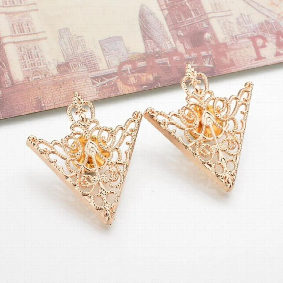 Stylish Alloy Brooch Hollow Pattern Collar Angle Palace Retro Triangle Shirts Collar Pins Women Men Jewelry