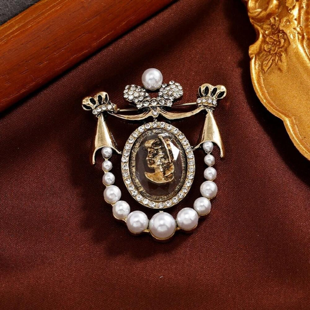 Muylinda Pearl Brooches Women Clothes Coat Decoration Sweater Cardigan Clip Brooch Jewelry for Women Girl Party Decorations
