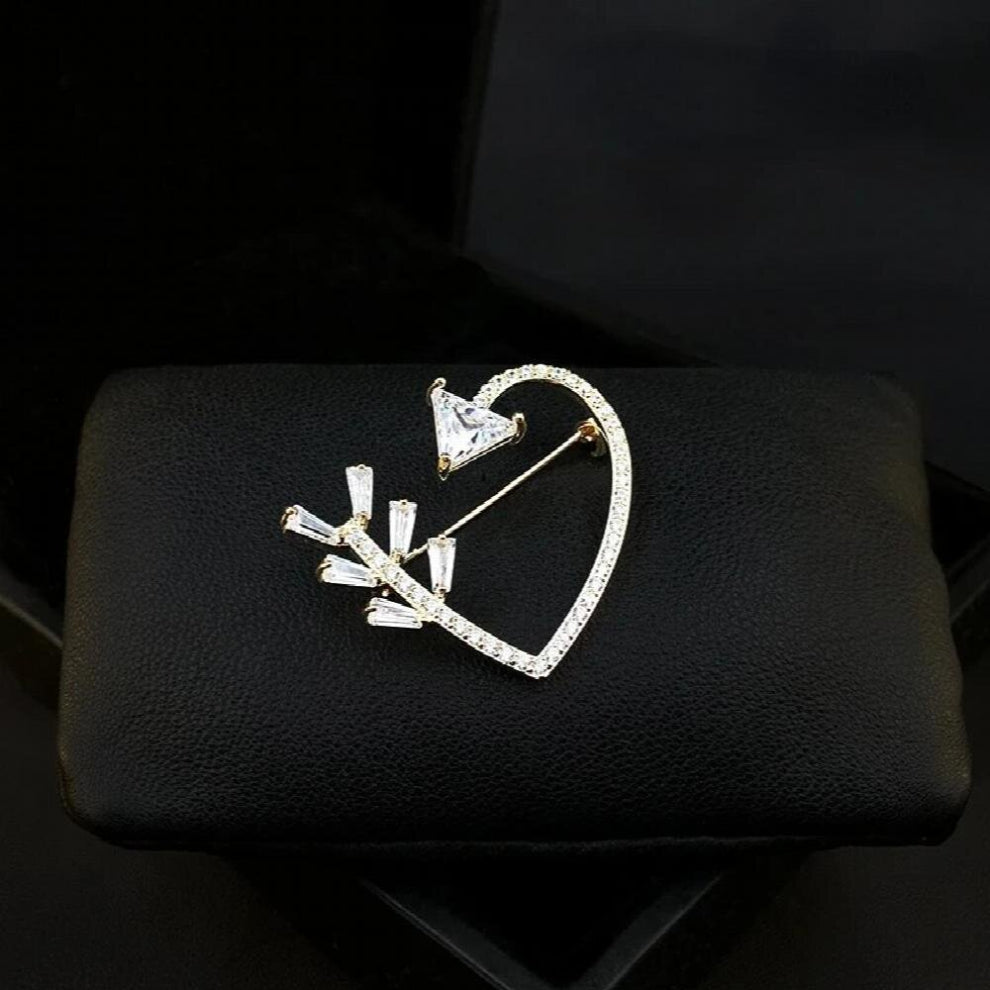 Copper Inlay Gilded Love Brooch for Women Suit Jewelry Heart-Shaped Pin Cardigan Pin Scarf Buckle Corsage Pins Jewelry