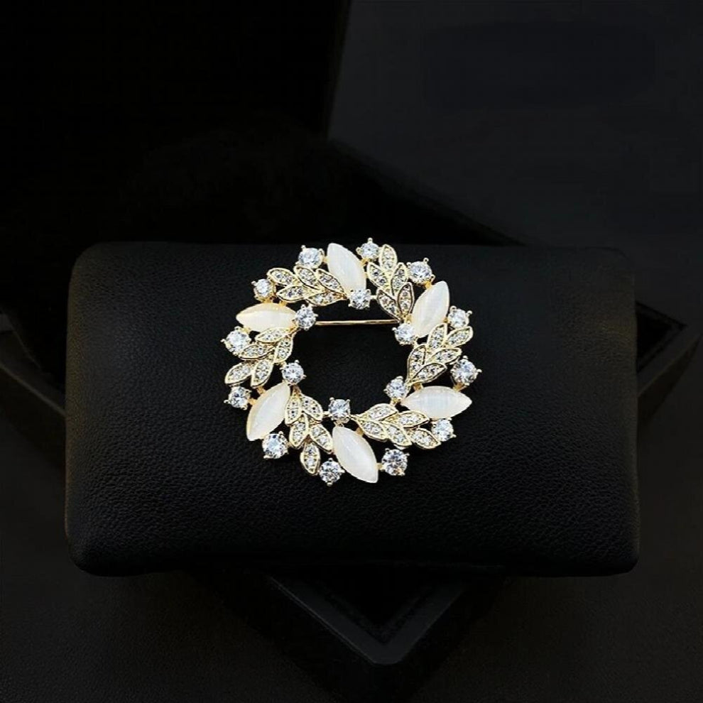 Round Garland Brooch Suit Women Flower Pins Fixed Clothes Chest Buckle Anti-Exposure Cardigan Ornament Rhinestone Jewelry