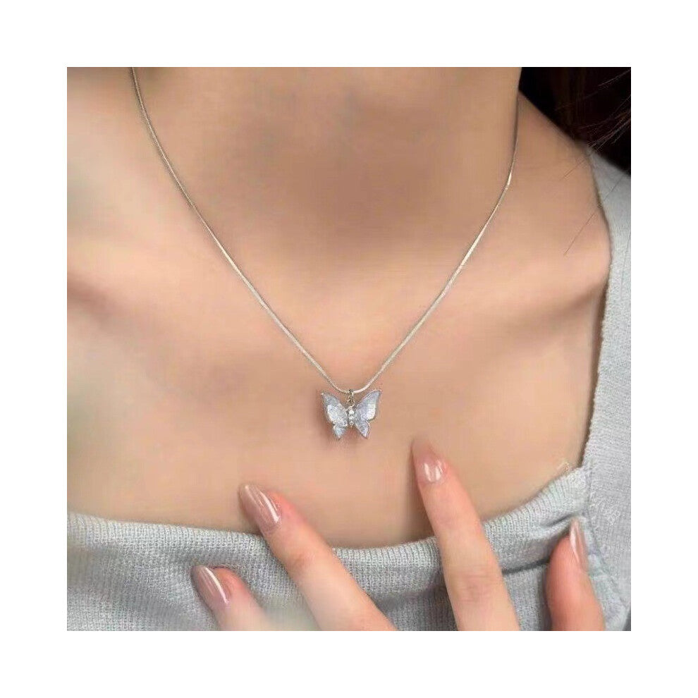 (Sea Salt Blue Butterfly Neckla) Exquisite Blue Ice Butterfly Pearl Bracelet Refined Trendy Womens Hand Jewelry