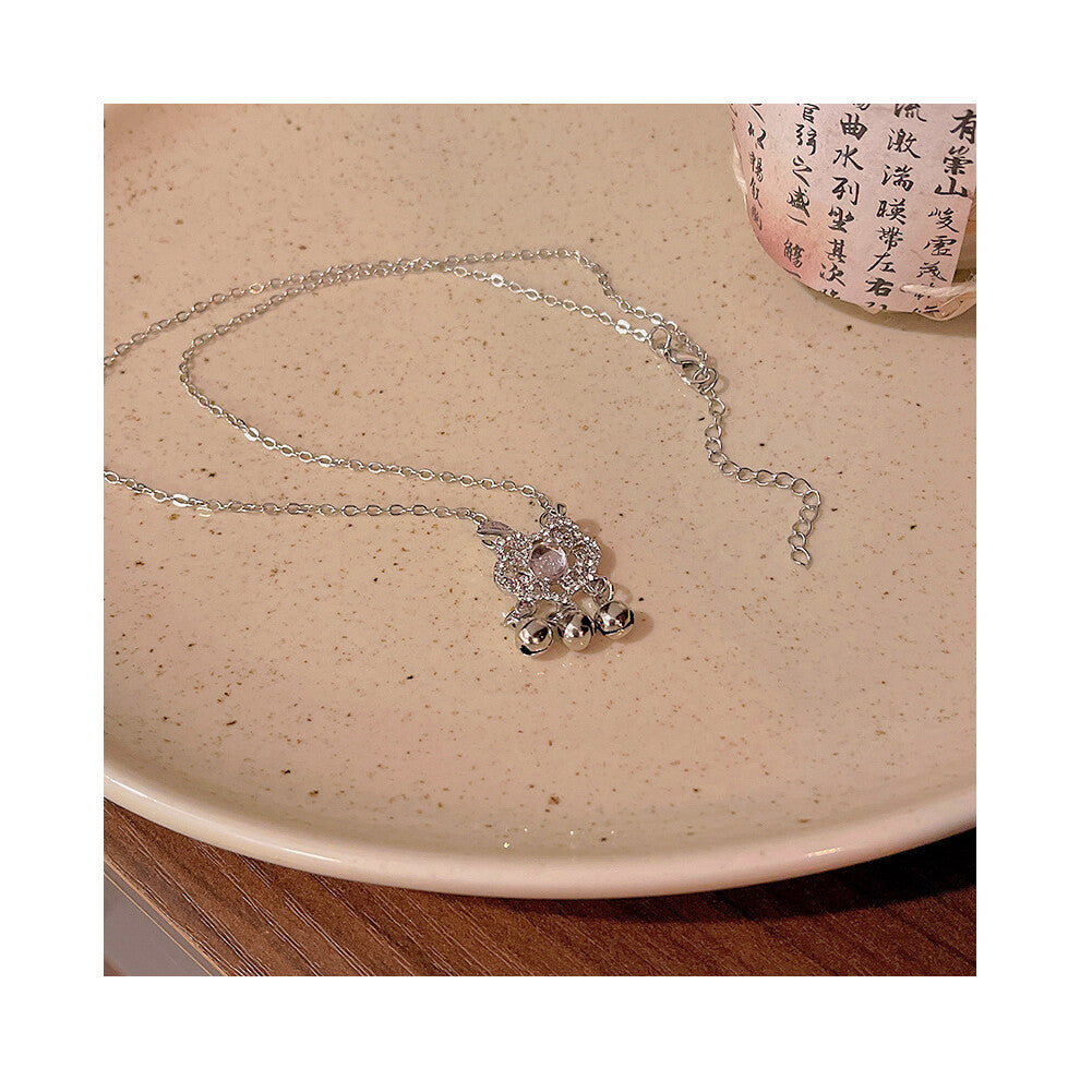 (Silver safety lock) Ins-style pearl necklace, versatile for women, niche design, high-end, light luxury, collarbone chain, heart pendant accessory