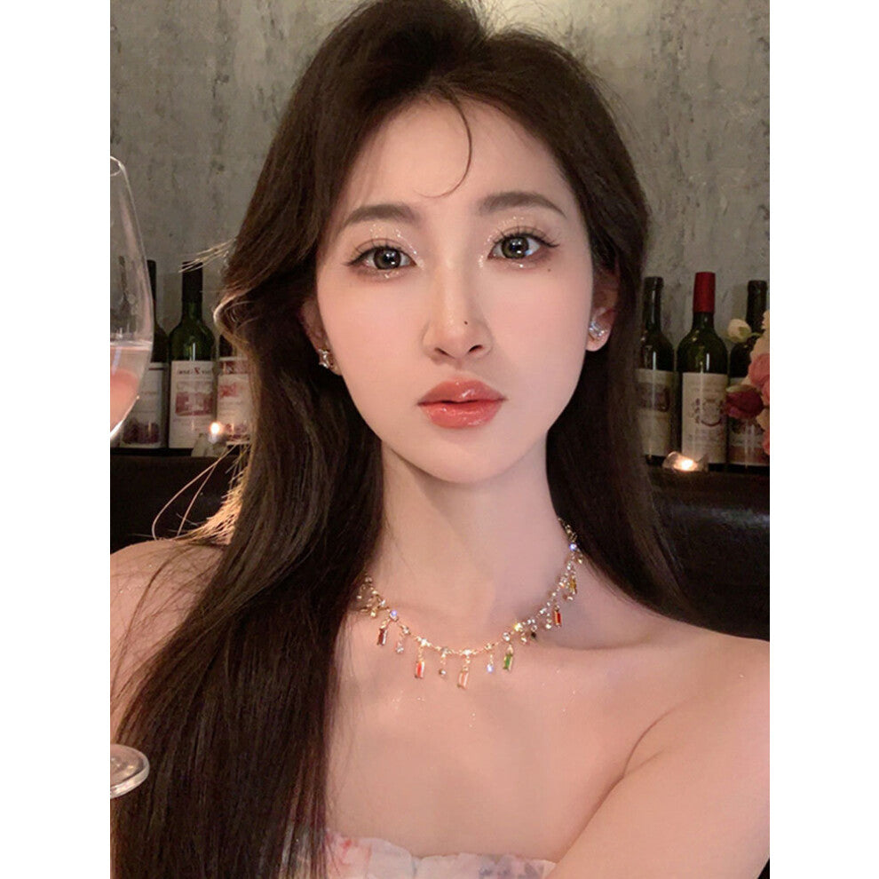 (? Golden ? Exquisite tassel sparkling diamond necklace) Summer fashion, light luxury, niche design sense, high-end colored tassel zircon collarbone n