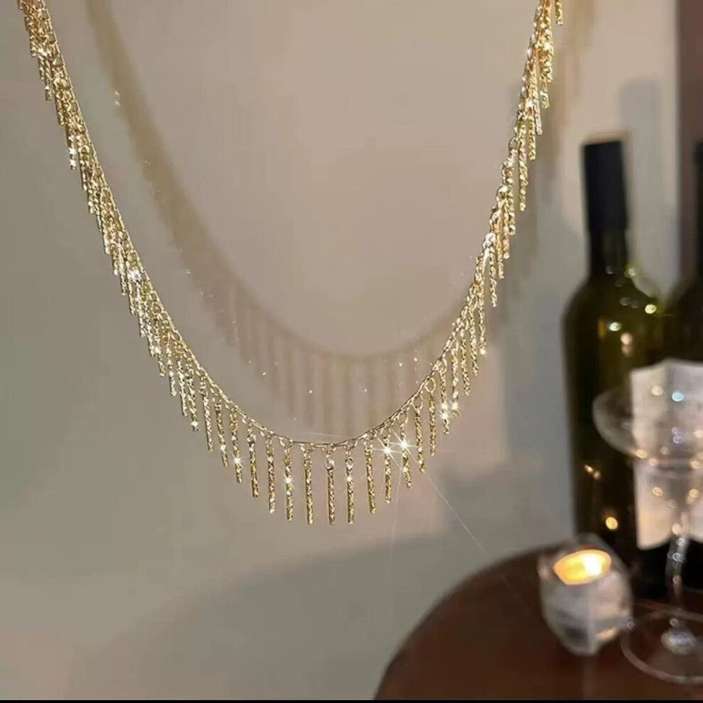 (Golden necklace) Light luxury and individual tassel sparkling diamond necklace, super fairy collarbone chain, elegant and high-end design, necklace w