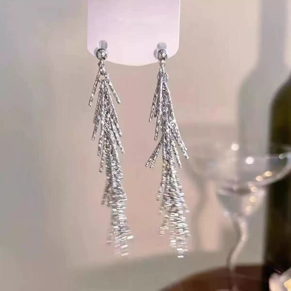 (Silver earrings) Light luxury and individual tassel sparkling diamond necklace, super fairy collarbone chain, elegant and high-end design, necklace w