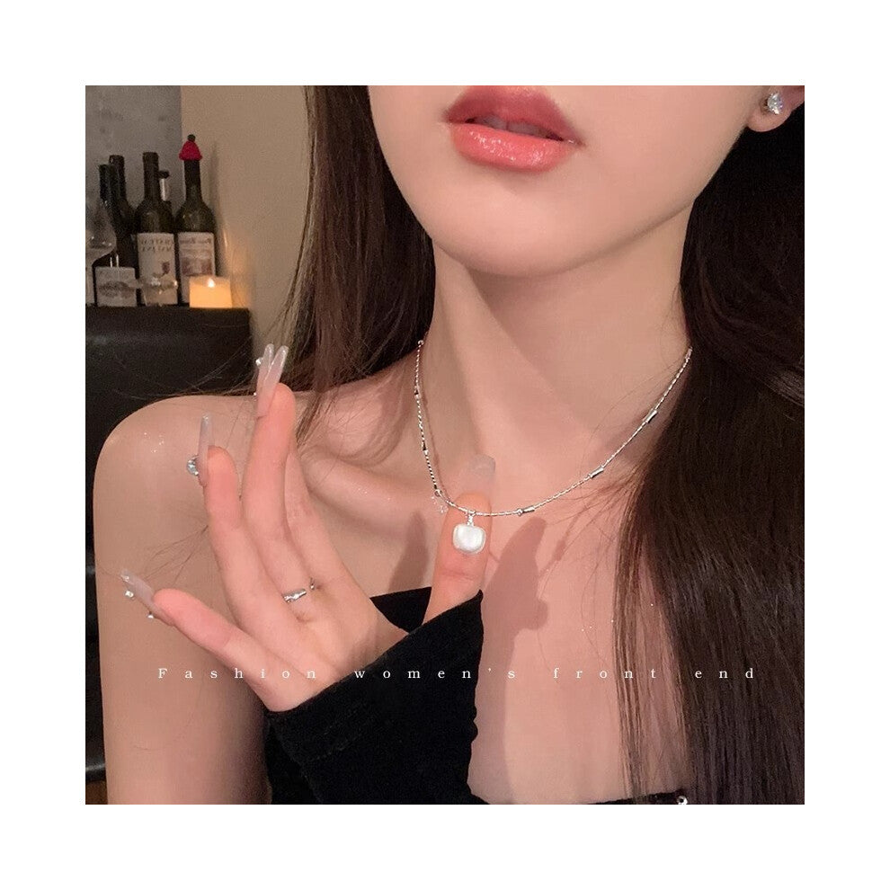 (X1301silver) Versatile, elegant and high-end bow tie titanium steel collarbone chain and neck chain accessory