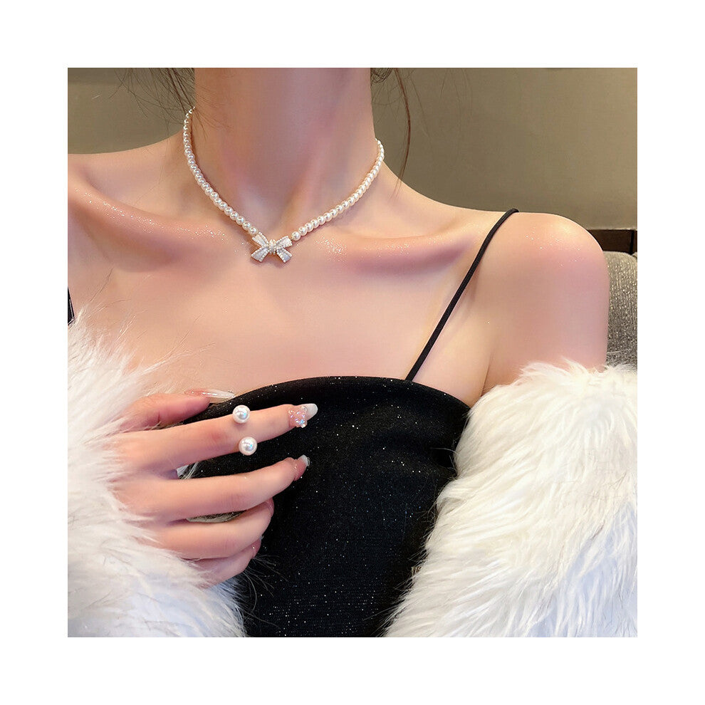 (X901 gold) Versatile, elegant and high-end bow tie titanium steel collarbone chain and neck chain accessory