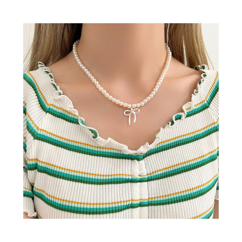 (MY36611) Ins-style pearl necklace, versatile for women, niche design, high-end, light luxury, collarbone chain, heart pendant accessory