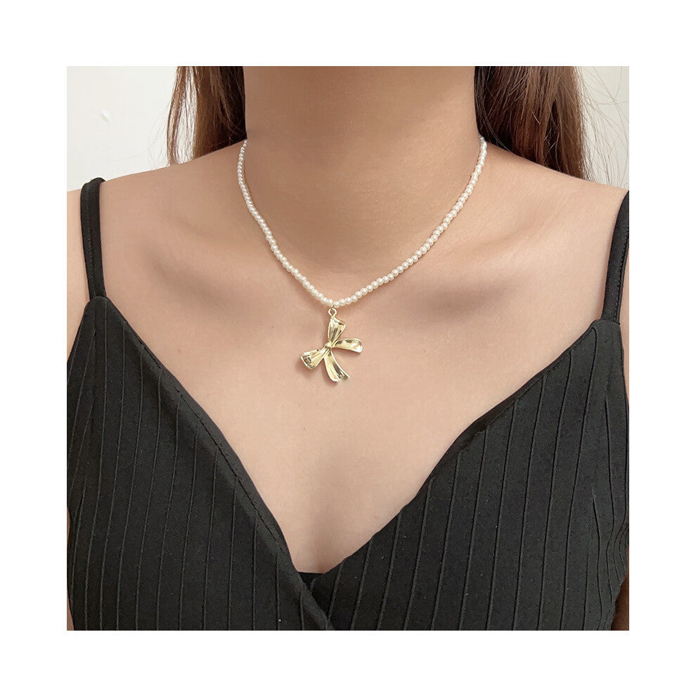 (MY36757) Ins-style pearl necklace, versatile for women, niche design, high-end, light luxury, collarbone chain, heart pendant accessory