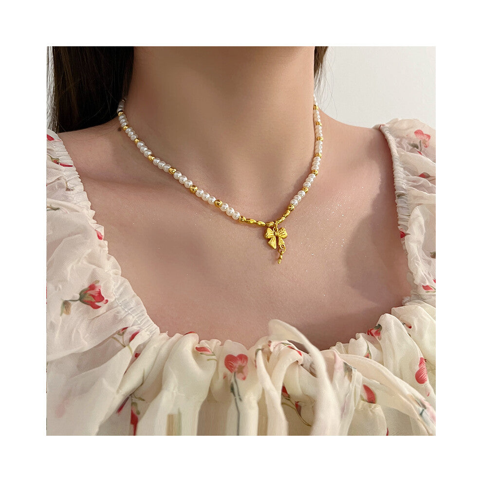 (MY37329) Ins-style pearl necklace, versatile for women, niche design, high-end, light luxury, collarbone chain, heart pendant accessory