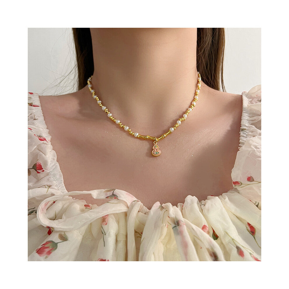 (MY37390) Ins-style pearl necklace, versatile for women, niche design, high-end, light luxury, collarbone chain, heart pendant accessory