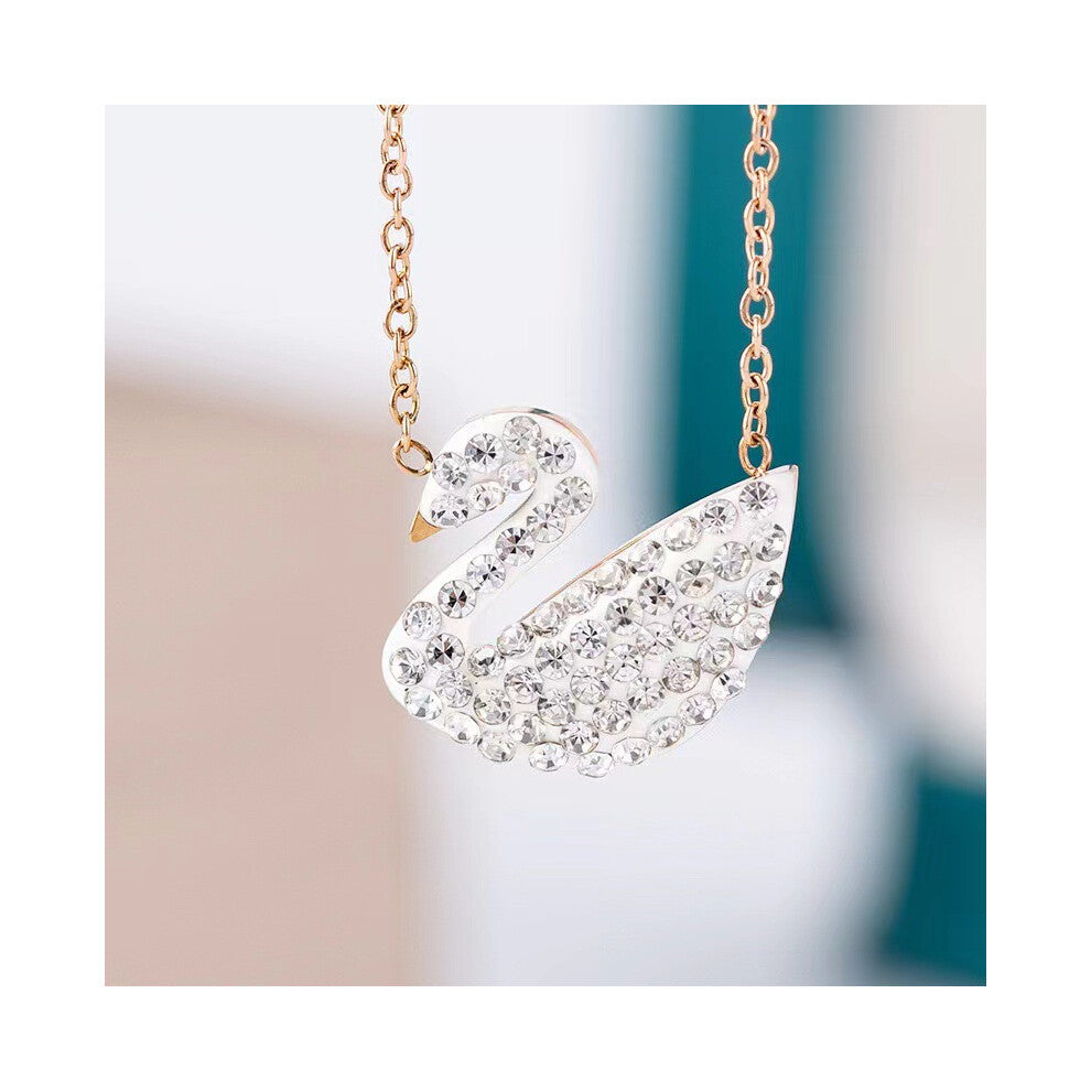(Rose gold white swan necklace) A red, black and white swan necklace for women, 18K real gold electroplated and diamond-encrusted collarbone chain, el