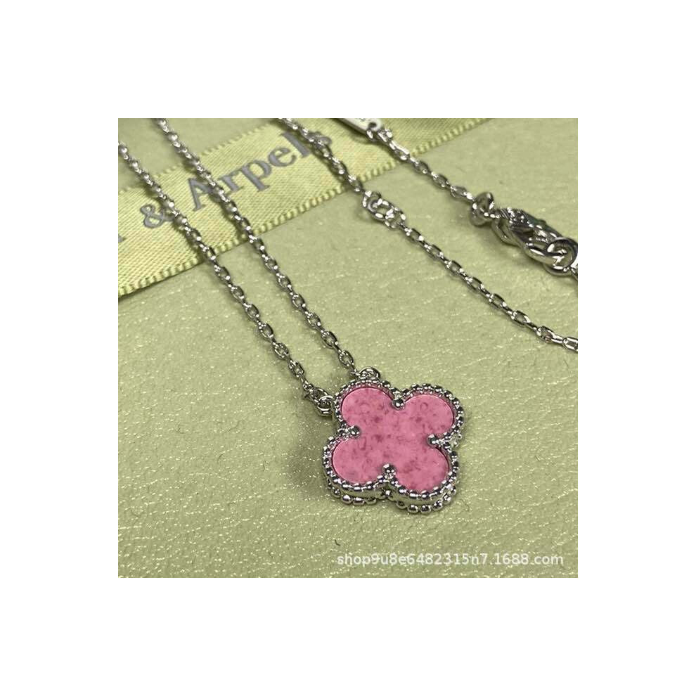 (White gold [rose pink] necklace, High version) Four-leaf clover necklace, red chalcedony, white mother-of-pearl, four-leaf clover necklace, collarbon