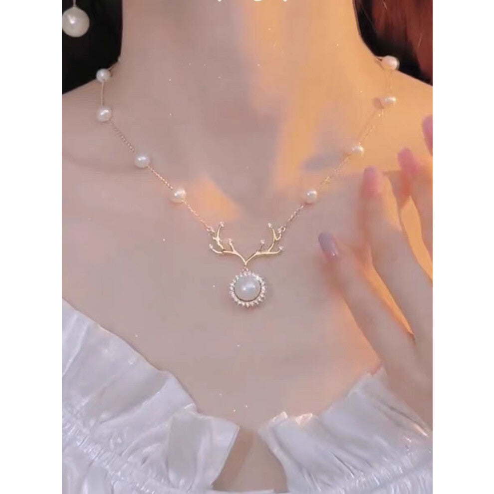 (Deer head Pearl Necklace 85) High-end pearl necklace pendant for women, no fading, ins, niche, light luxury, versatile, elegant collarbone chain