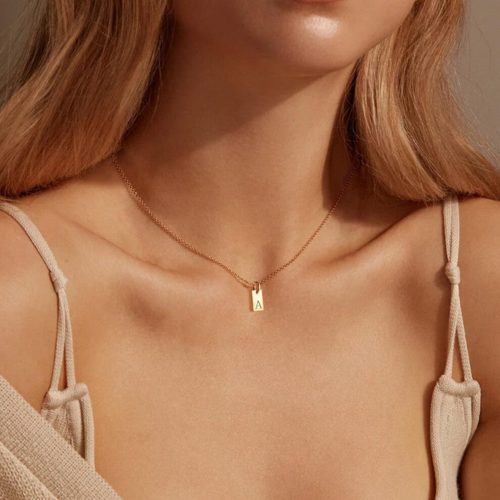 (Gold A) English initial letter necklace, unique design sense, square tag pendant, women's collarbone chain