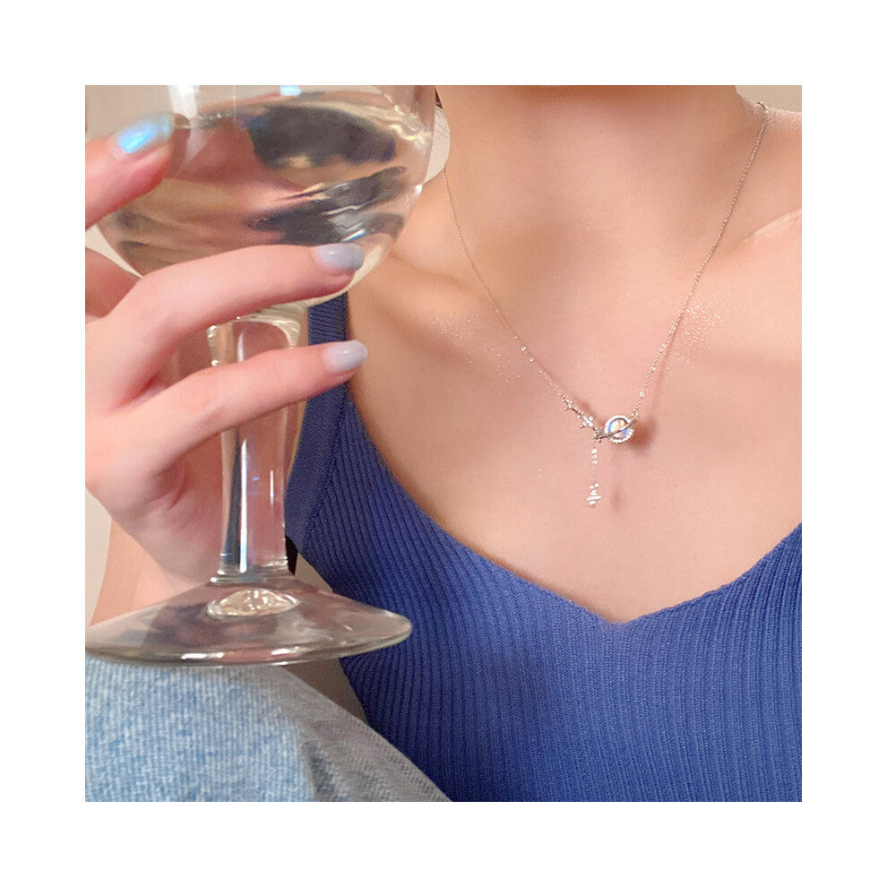 (X1016 Silver # Planet Pendant Necklace) This high-end, light luxury necklace features a spicy girl pearl collarbone chain with a fashionable and vers