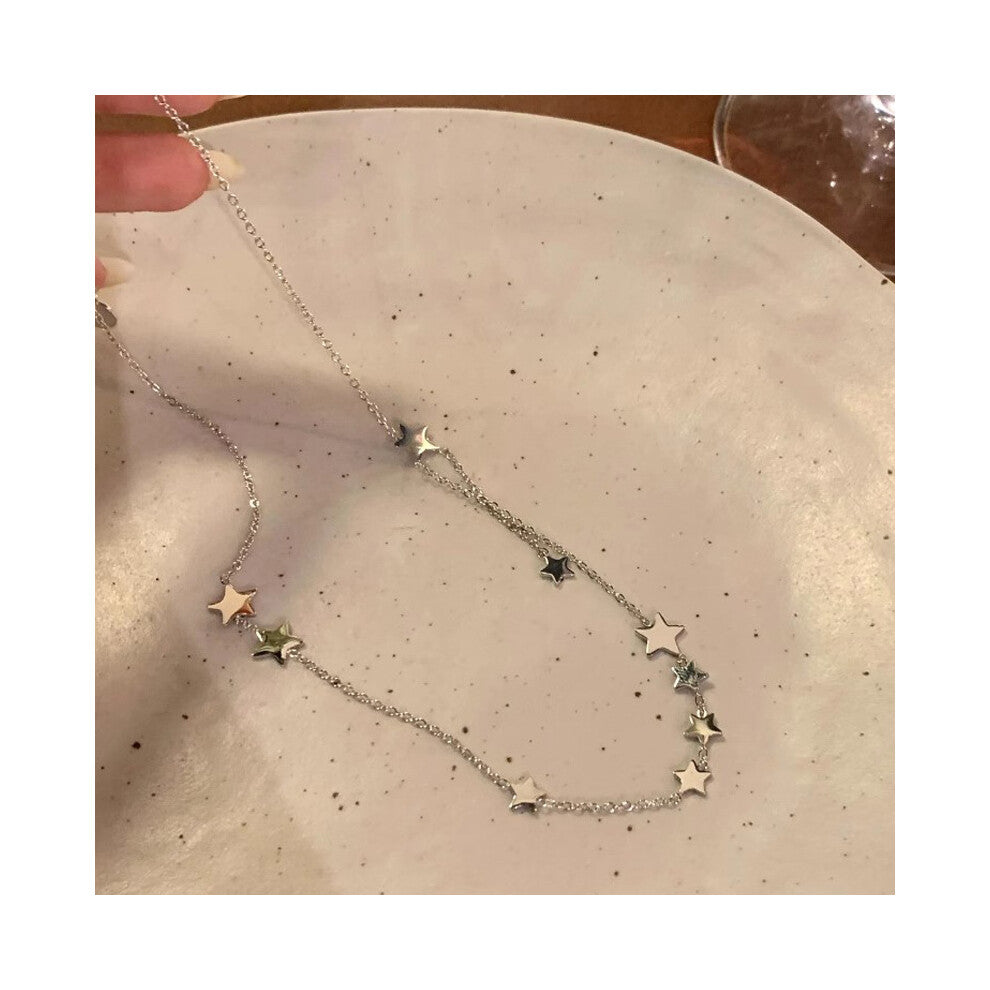 (X1231 Silver # Sweet and Cool Five-pointed Star Necklace) This high-end, light luxury necklace features a spicy girl pearl collarbone chain with a fa