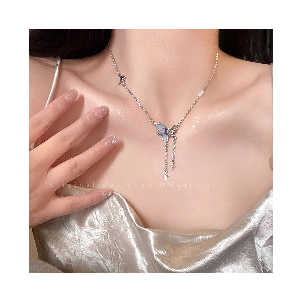 (X1408 Silver # Versatile Butterfly tassel Necklace) This high-end, light luxury necklace features a spicy girl pearl collarbone chain with a fashiona