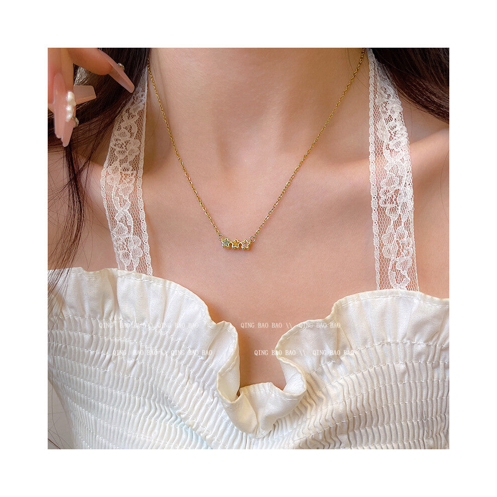 (X1503 Gold # Colored Star Zircon Necklace) This high-end, light luxury necklace features a spicy girl pearl collarbone chain with a fashionable and v