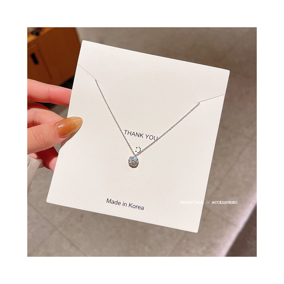 (X466 silver # square diamond titanium steel necklace) This high-end, light luxury necklace features a spicy girl pearl collarbone chain with a fashio