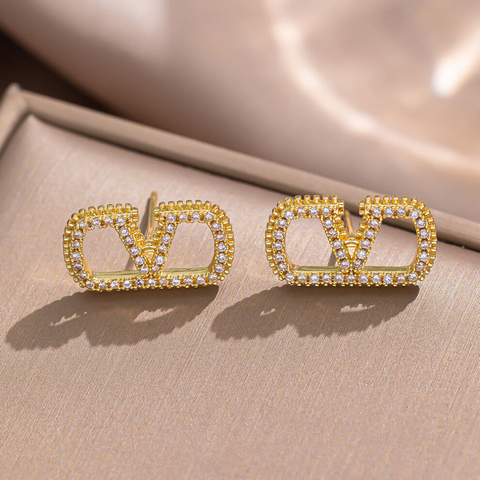 (8867 V stud earrings in gold) V letter necklace, versatile for women, high-end, light luxury, niche, full of diamonds, CD, pig nose, collarbone chain