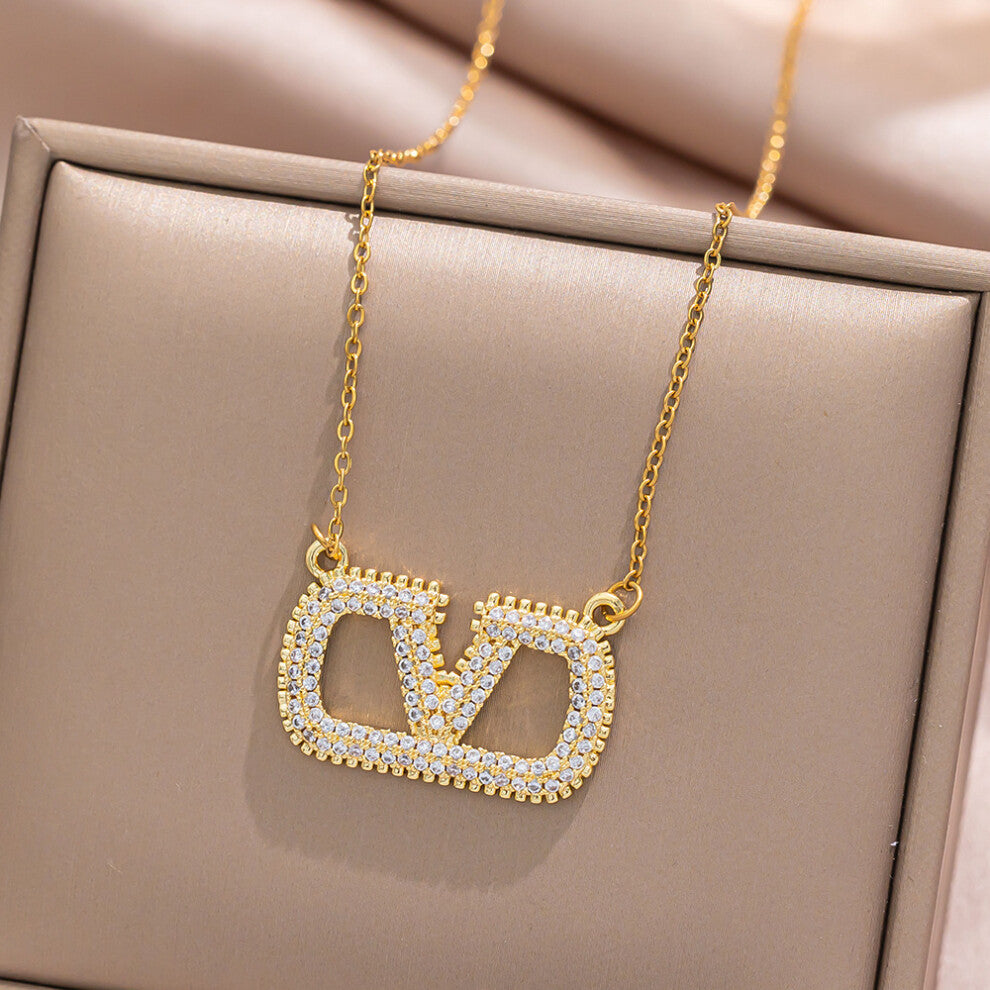 (8867 V necklace in gold) V letter necklace, versatile for women, high-end, light luxury, niche, full of diamonds, CD, pig nose, collarbone chain