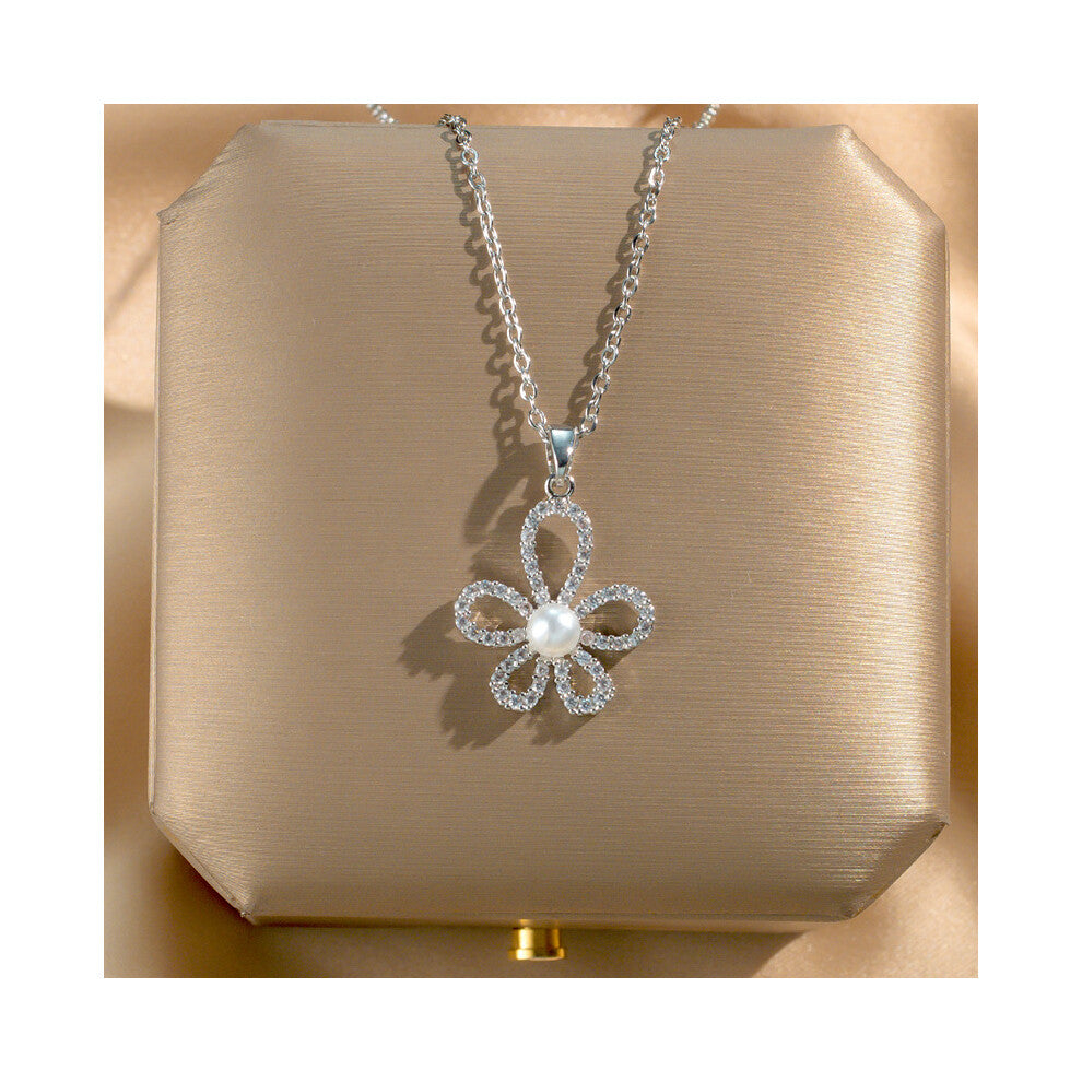 (X239 Silver - Pearl Full Diamond Daisy) A light luxury design silver titanium steel necklace, versatile collarbone chain and high-end neck chain