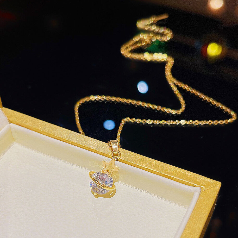 (X039) A versatile and high-end pendant with a niche design and a simple collarbone chain