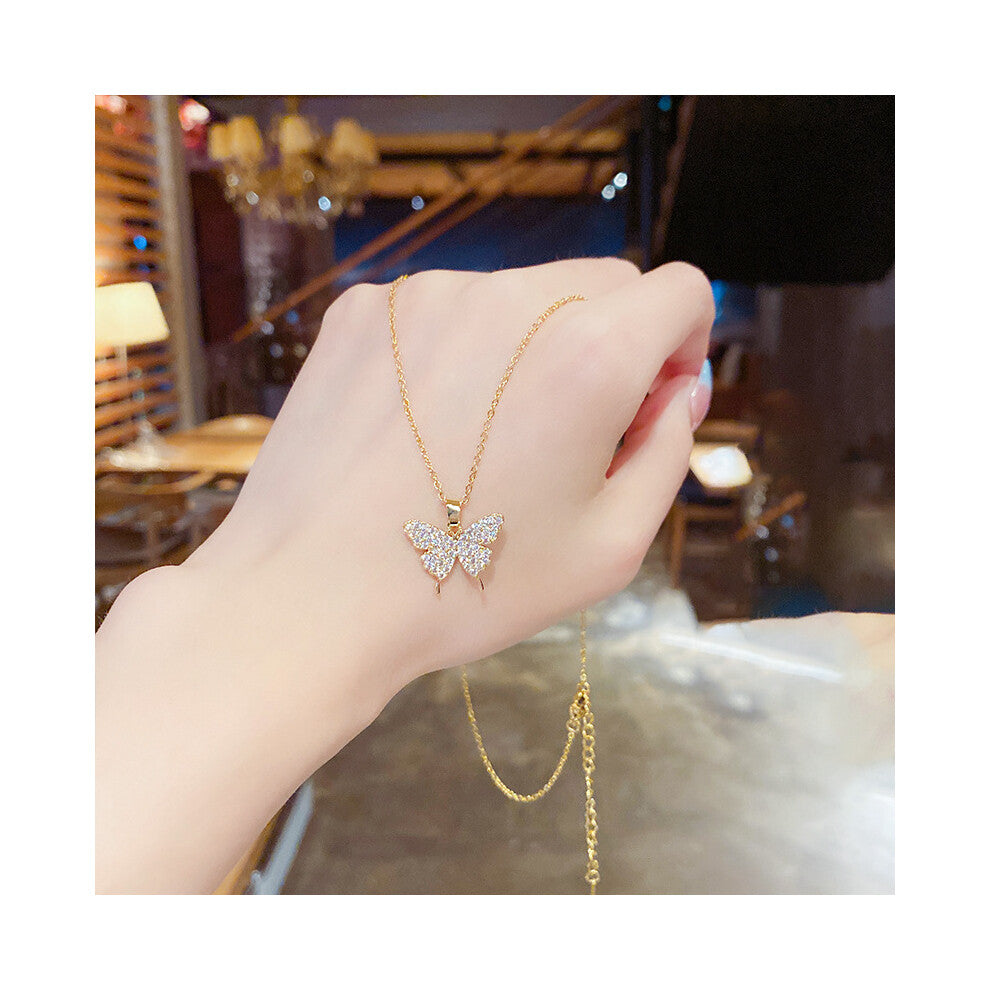(X057) A versatile and high-end pendant with a niche design and a simple collarbone chain