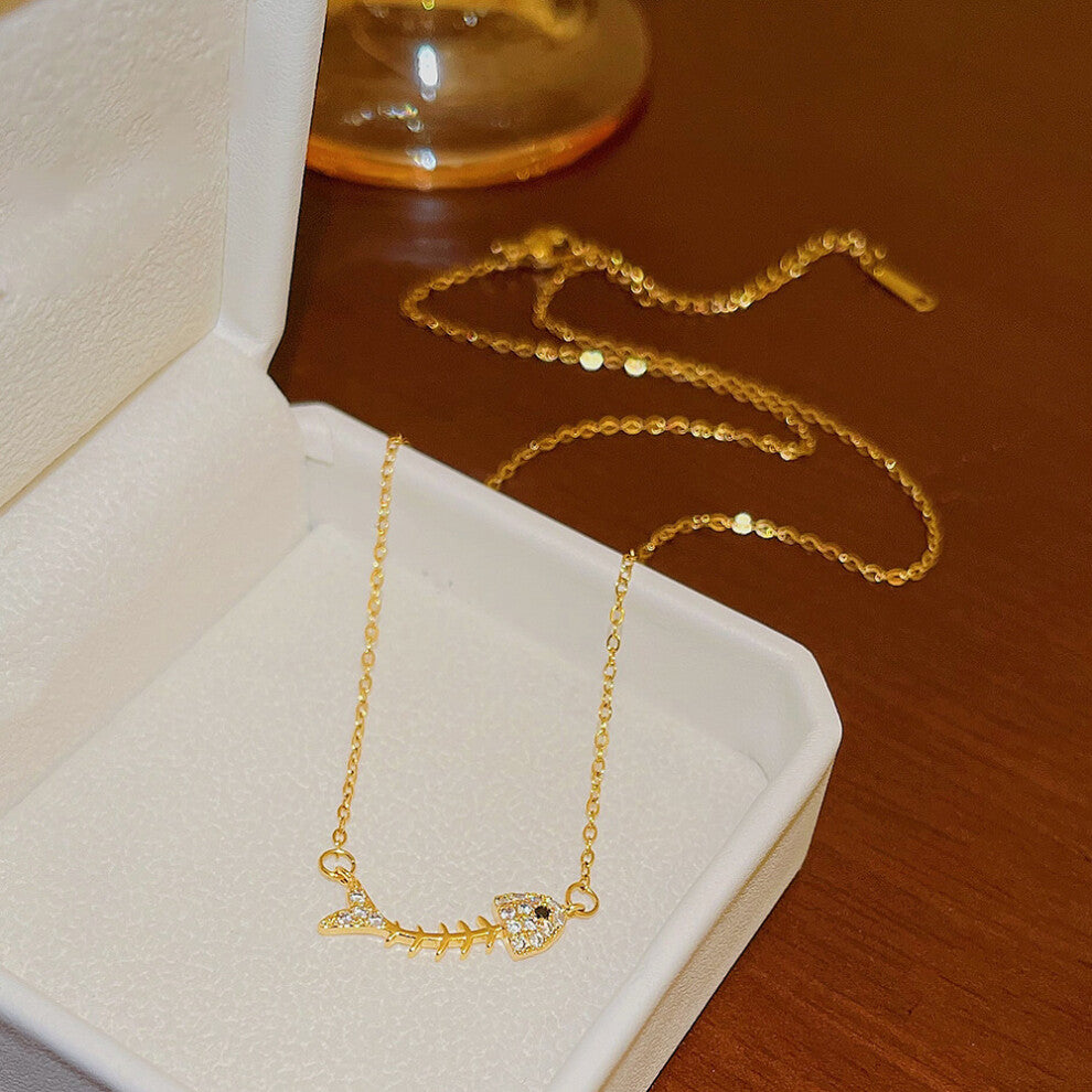 (X059) A versatile and high-end pendant with a niche design and a simple collarbone chain