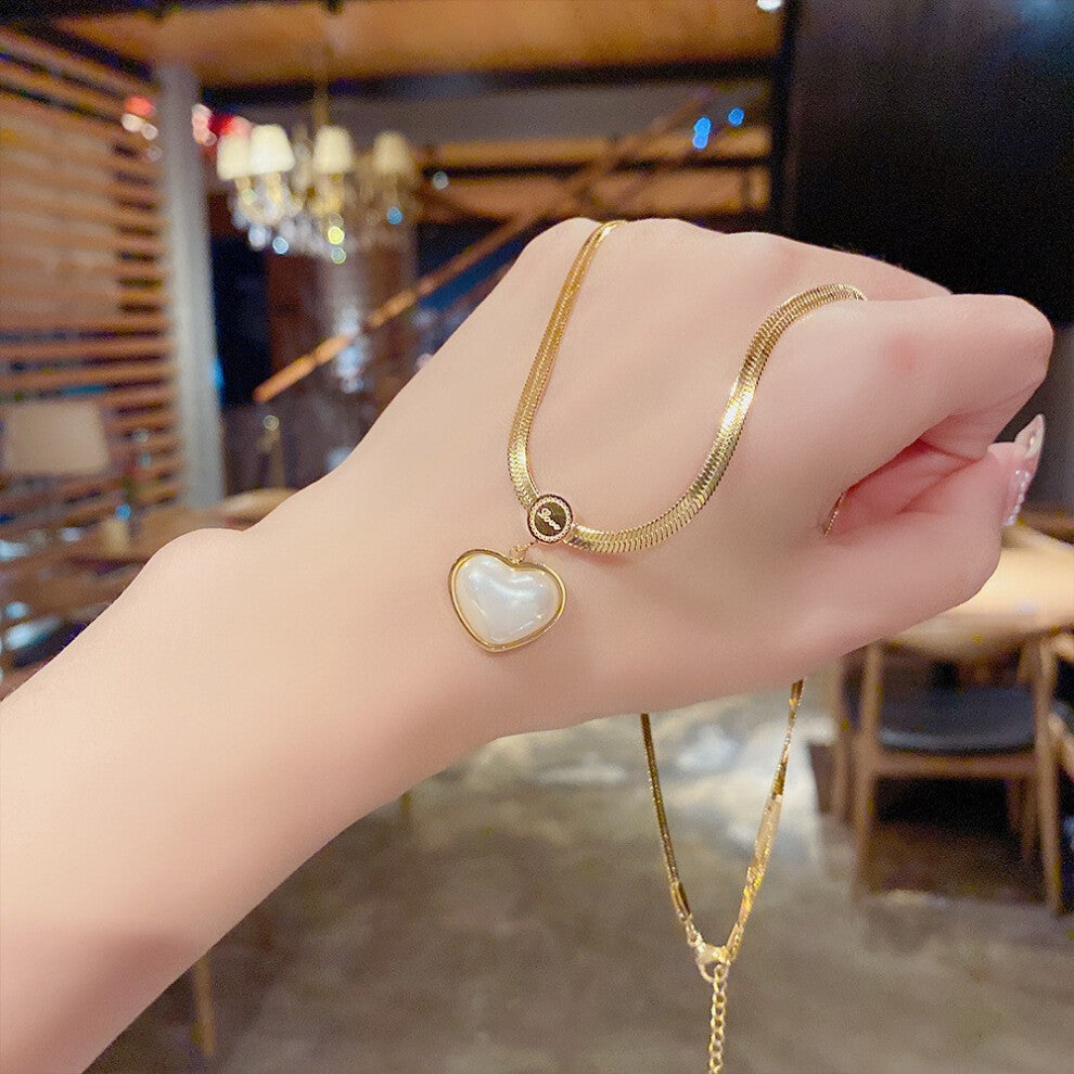 (X129) A versatile and high-end pendant with a niche design and a simple collarbone chain