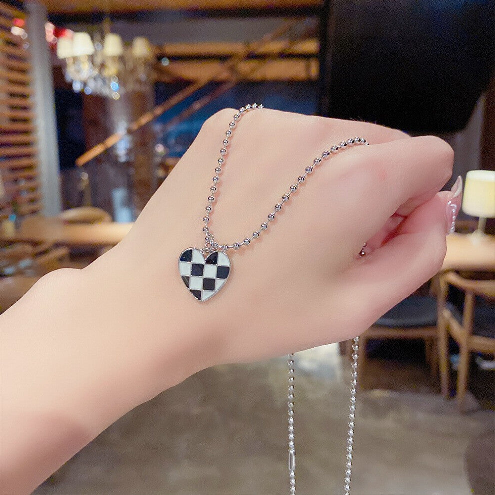 (X130) A versatile and high-end pendant with a niche design and a simple collarbone chain