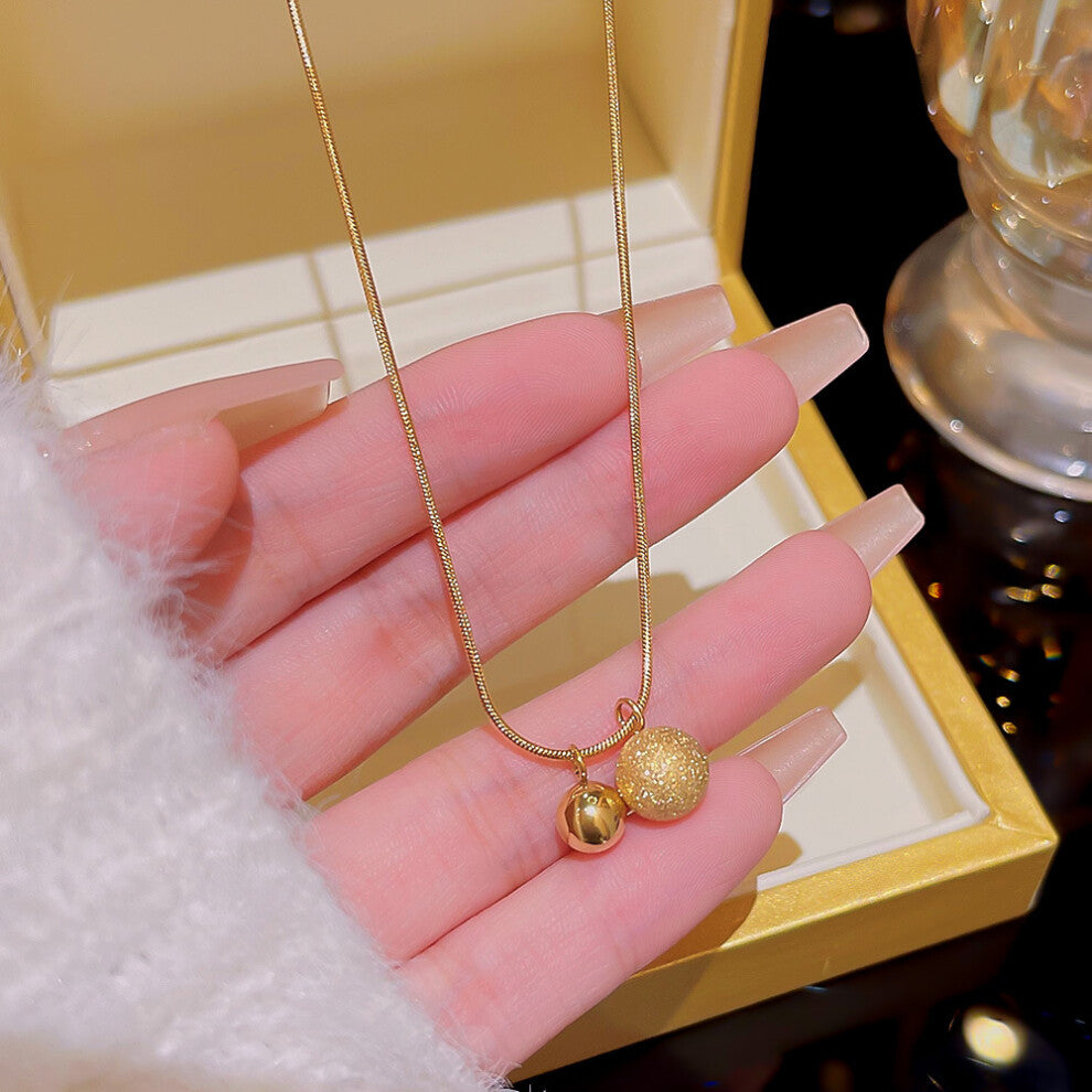 (X153) A versatile and high-end pendant with a niche design and a simple collarbone chain