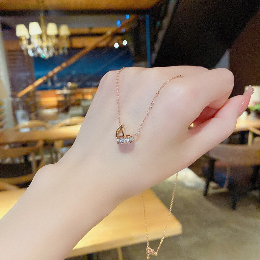 (X159) A versatile and high-end pendant with a niche design and a simple collarbone chain