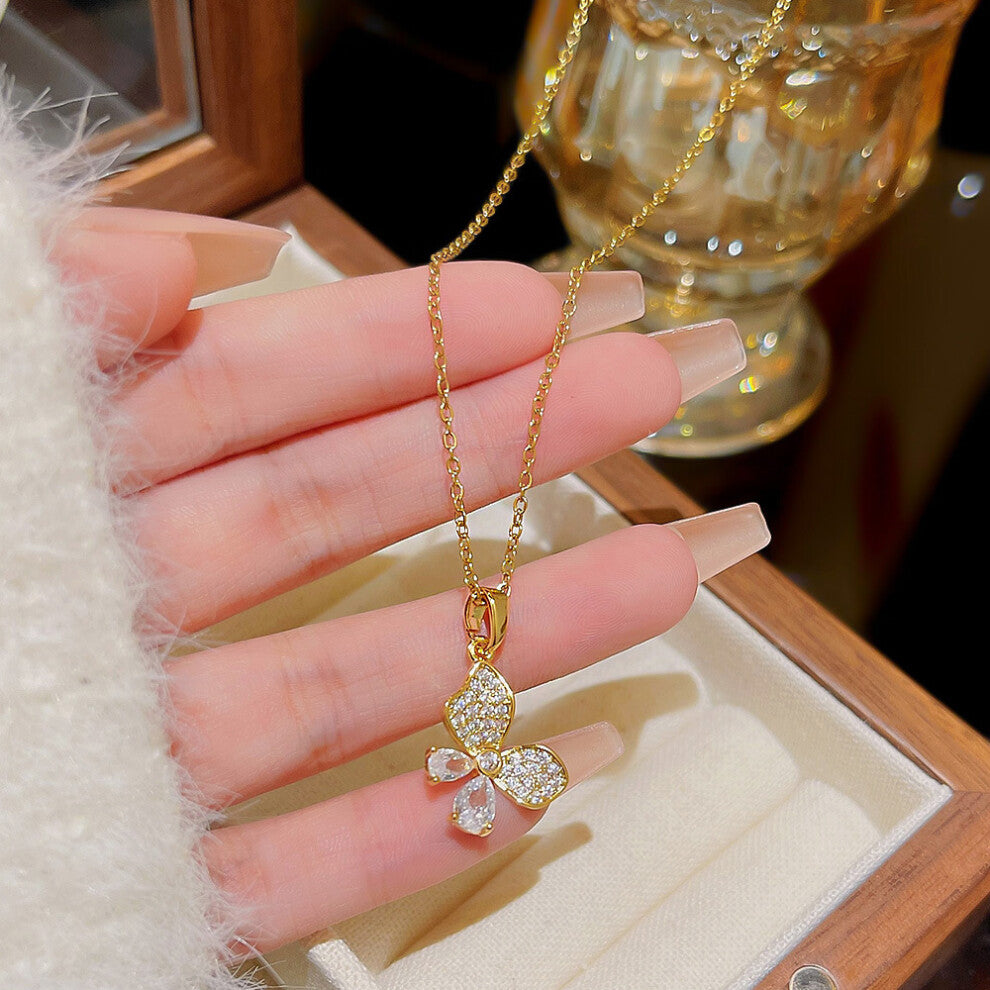 (X173) A versatile and high-end pendant with a niche design and a simple collarbone chain