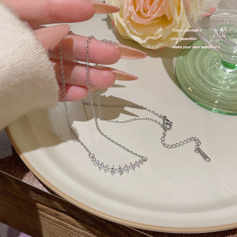 (X454) A versatile and high-end pendant with a niche design and a simple collarbone chain