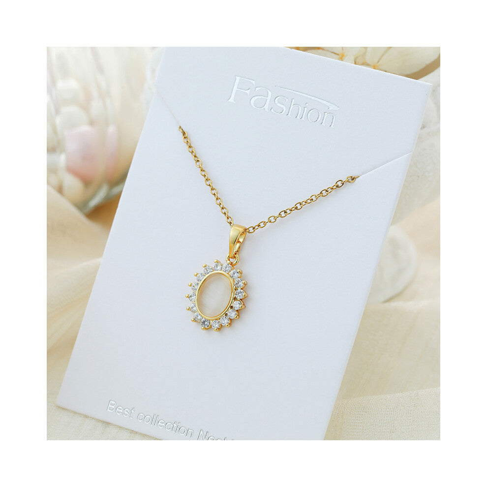 (?D014JB?) A light luxury titanium steel necklace that is versatile for women and exudes a sense of luxury. A pendant with a simple collarbone chain