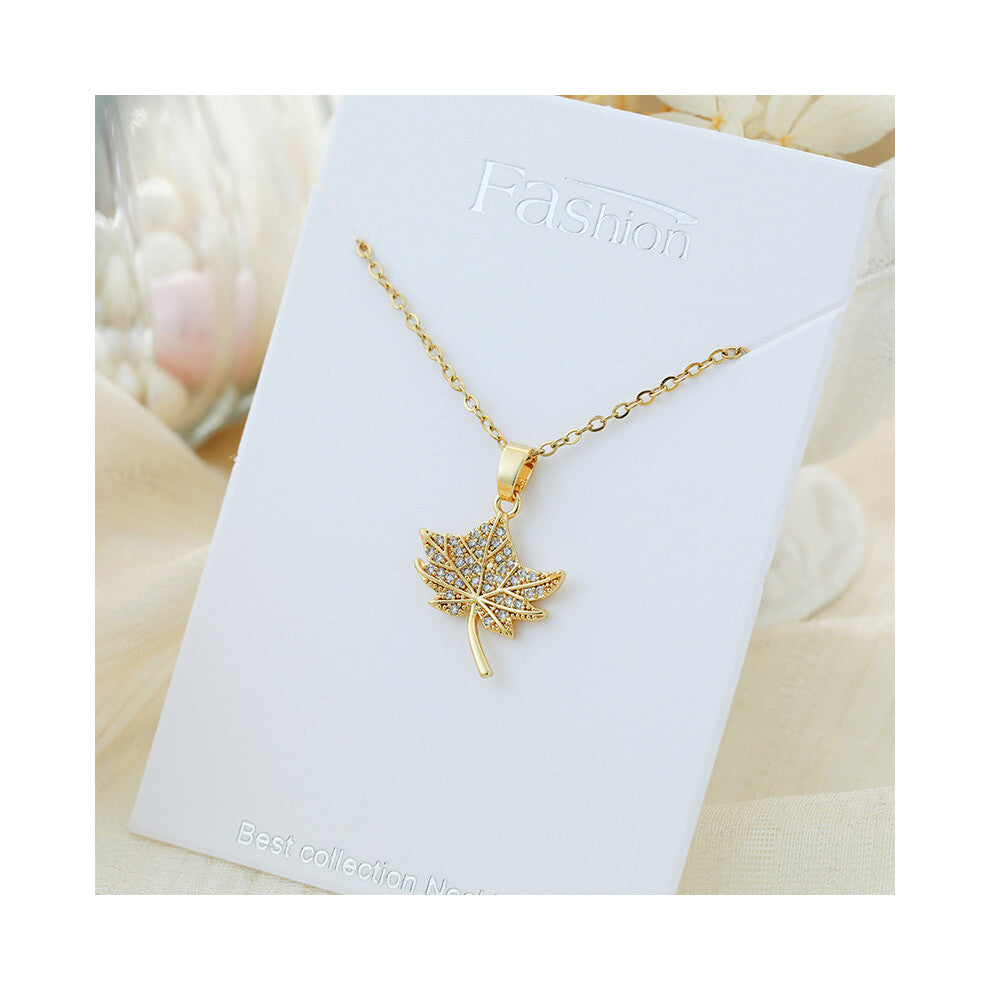 (?X276JB?) A light luxury titanium steel necklace that is versatile for women and exudes a sense of luxury. A pendant with a simple collarbone chain