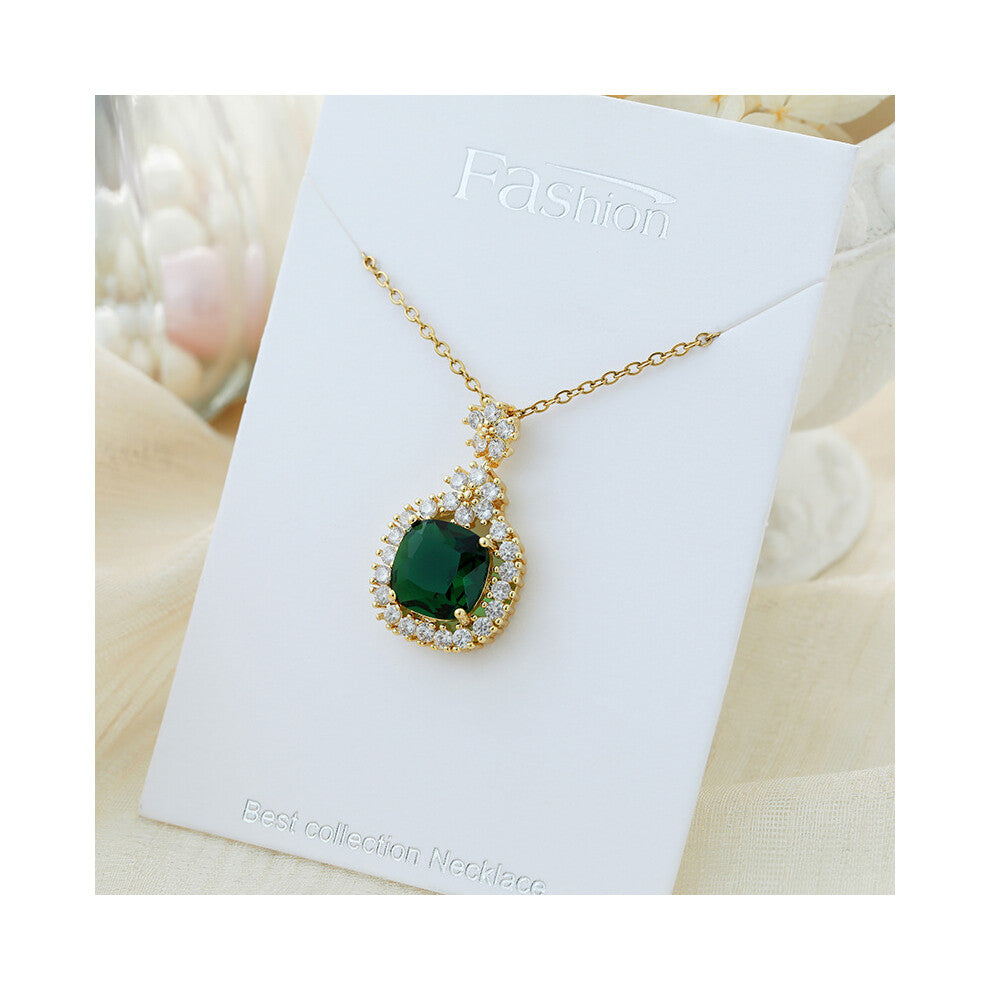 (?X065JL?) This titanium steel necklace is a versatile and high-end pendant with a simple design and a collarbone chain