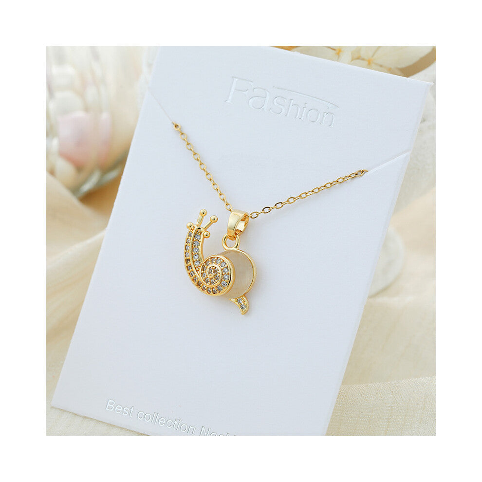 (?X526JB?) This titanium steel necklace is a versatile and high-end pendant with a simple design and a collarbone chain