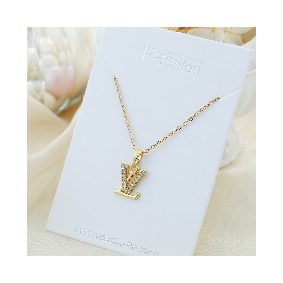 (?X607JB?) This titanium steel necklace is a versatile and high-end pendant with a simple design and a collarbone chain