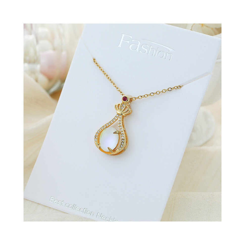 (?X710JY?) This titanium steel necklace is a versatile and high-end pendant with a simple design and a collarbone chain