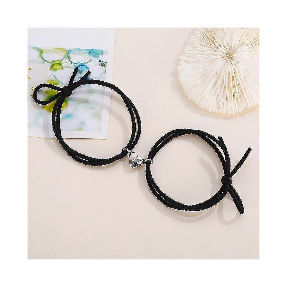 (1, One size) Magnetic Heart Bracelet