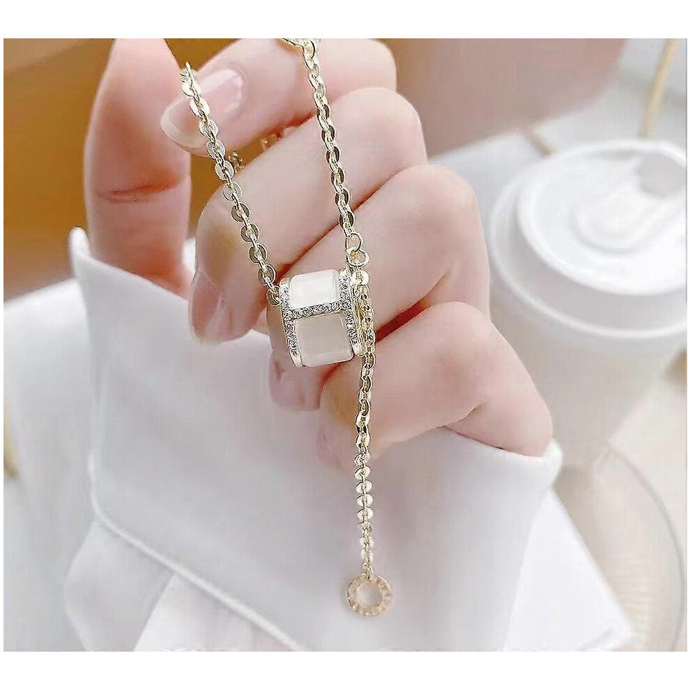 (As show, One size) Collarbone chain ins cold wind fashion big brute waist cat&#39;s eye stone pendant titanium steel necklace female