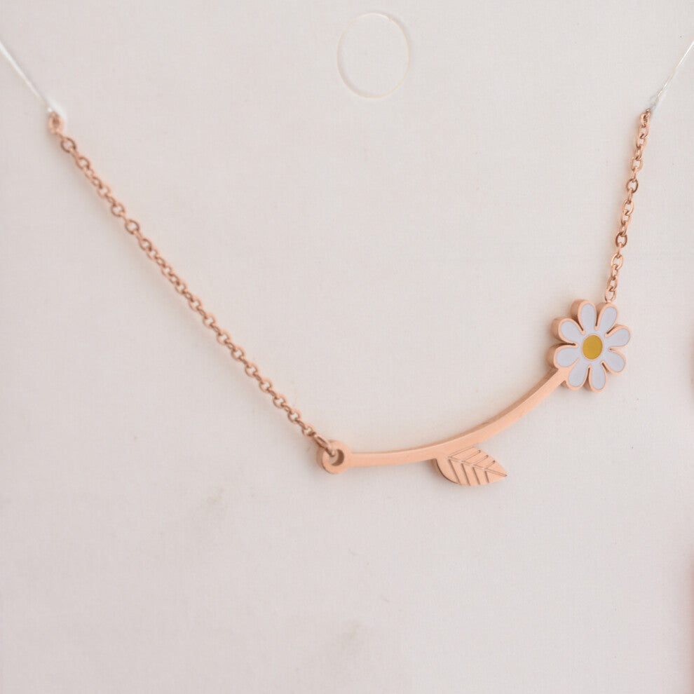 (A rose gold autumn chrysanthemum) Little red flower necklace, 18K rose gold titanium steel necklace, simple collarbone chain for women, swan pendant