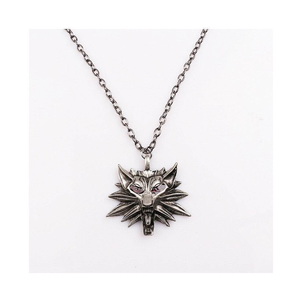 (Red  ) The Witcher Alloy Wolf Head Necklace Suitable For Enthusiasts Gaming Gift