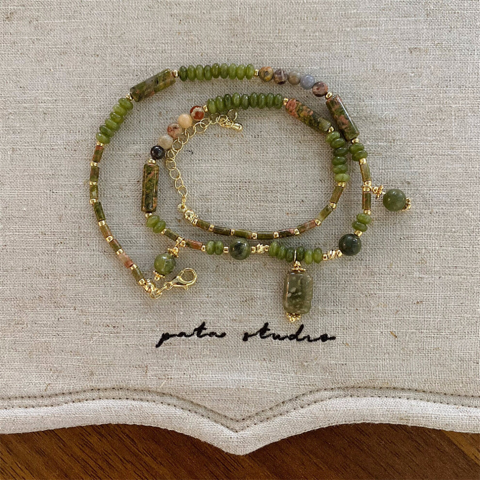 (Green rectangular natural stone beaded necklace) New dopamine colored stone beaded necklace fashionable niche design clavicle chain versatile necklac